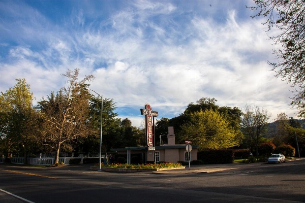 El Bonita Motel image 3